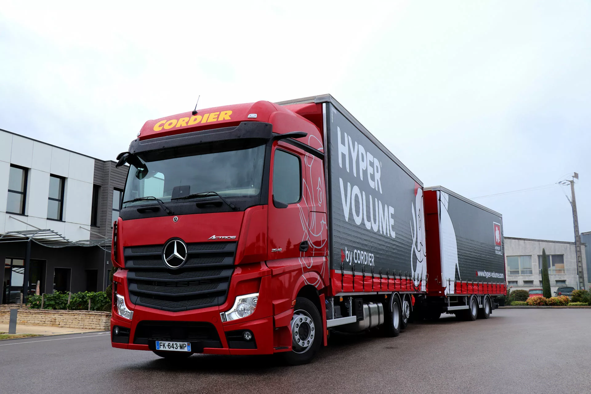 Hyper Volume By Cordier Actualites 62 2 jpg Hyper Volume Nouveau-camion-Mercedes-Cordier