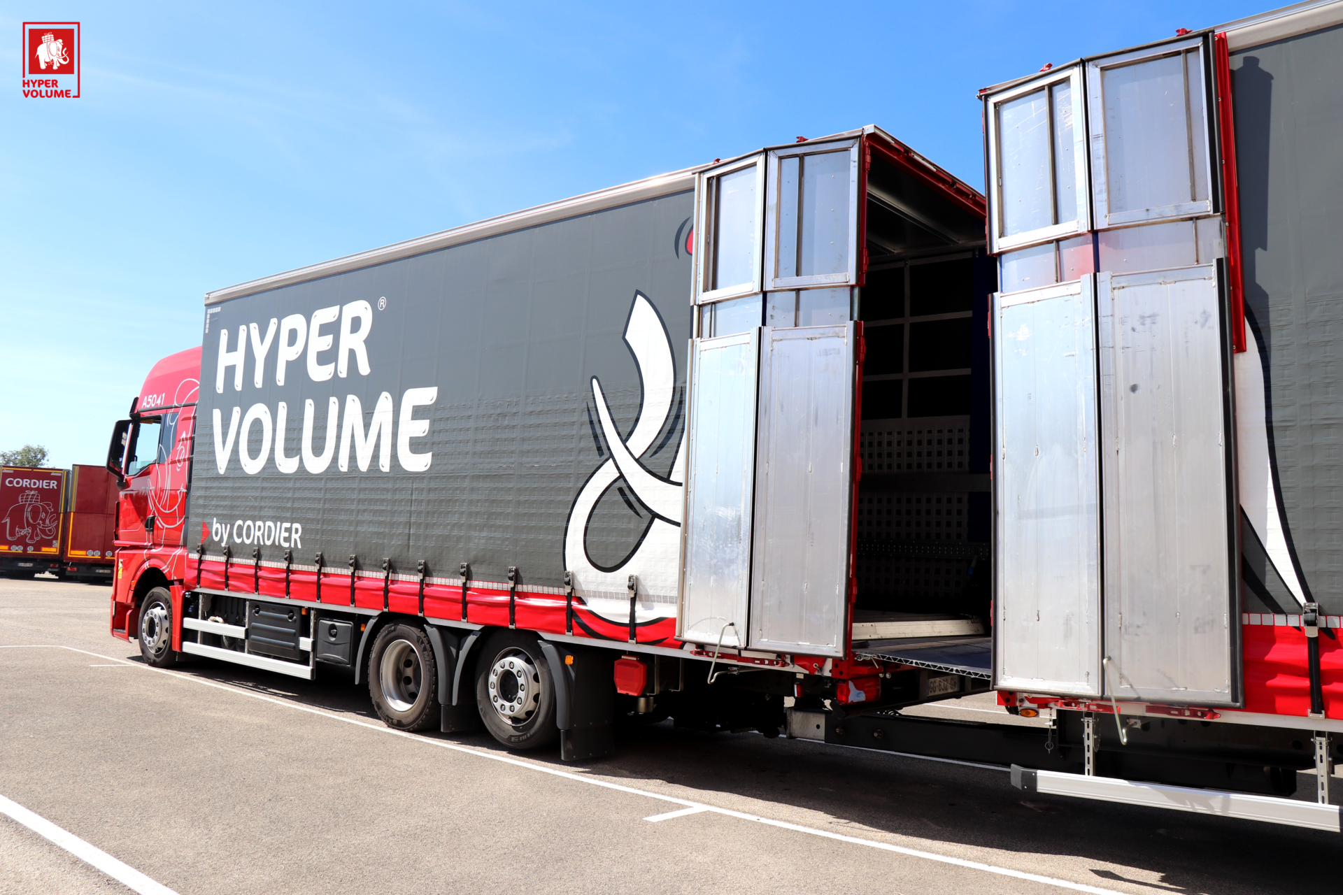hyper volume by cordier actualites 483 Hyper Volume camion ouverture intégrale