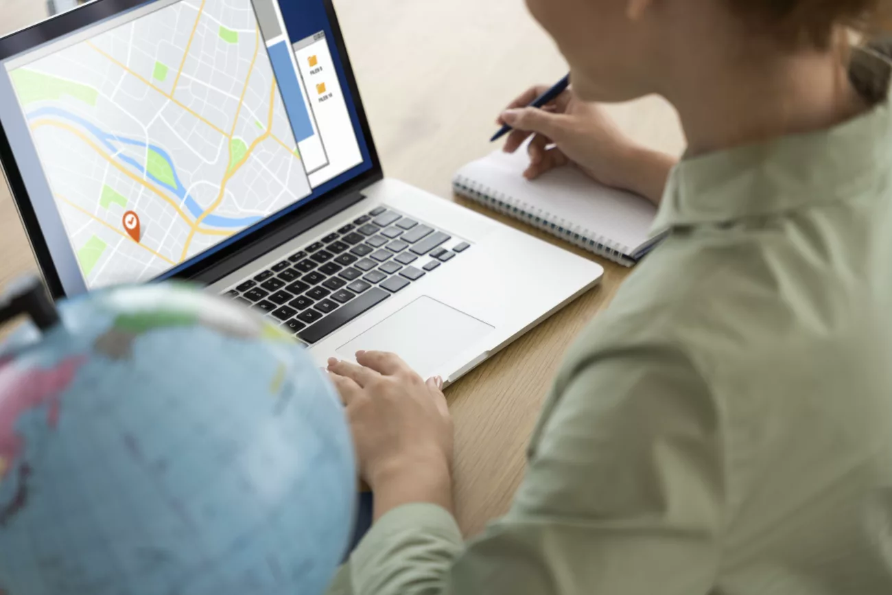 hyper volume hyper gold travel agent offering trip planning clients 11