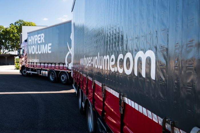 Camion et remorque spécial grand volume by Transports Cordier