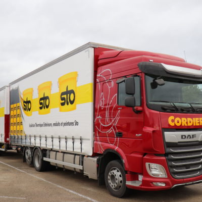 Vidéo – Un nouveau camion-remorque aux couleurs de notre client STO/Innolation Vidéo – Un nouveau camion-remorque aux couleurs de notre client STO/Innolation