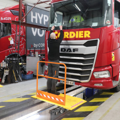 [BY CORDIER] Hyper Trucks s’équipe de passerelles de sécurité